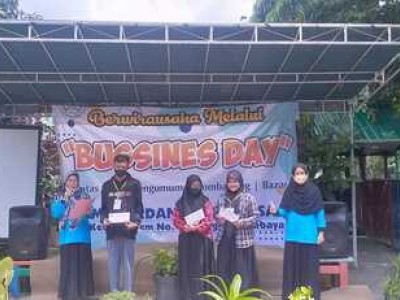 BISNIS DAY